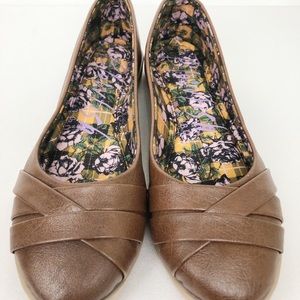 Blowfish Malibu Flats Size 8 Brown EUC